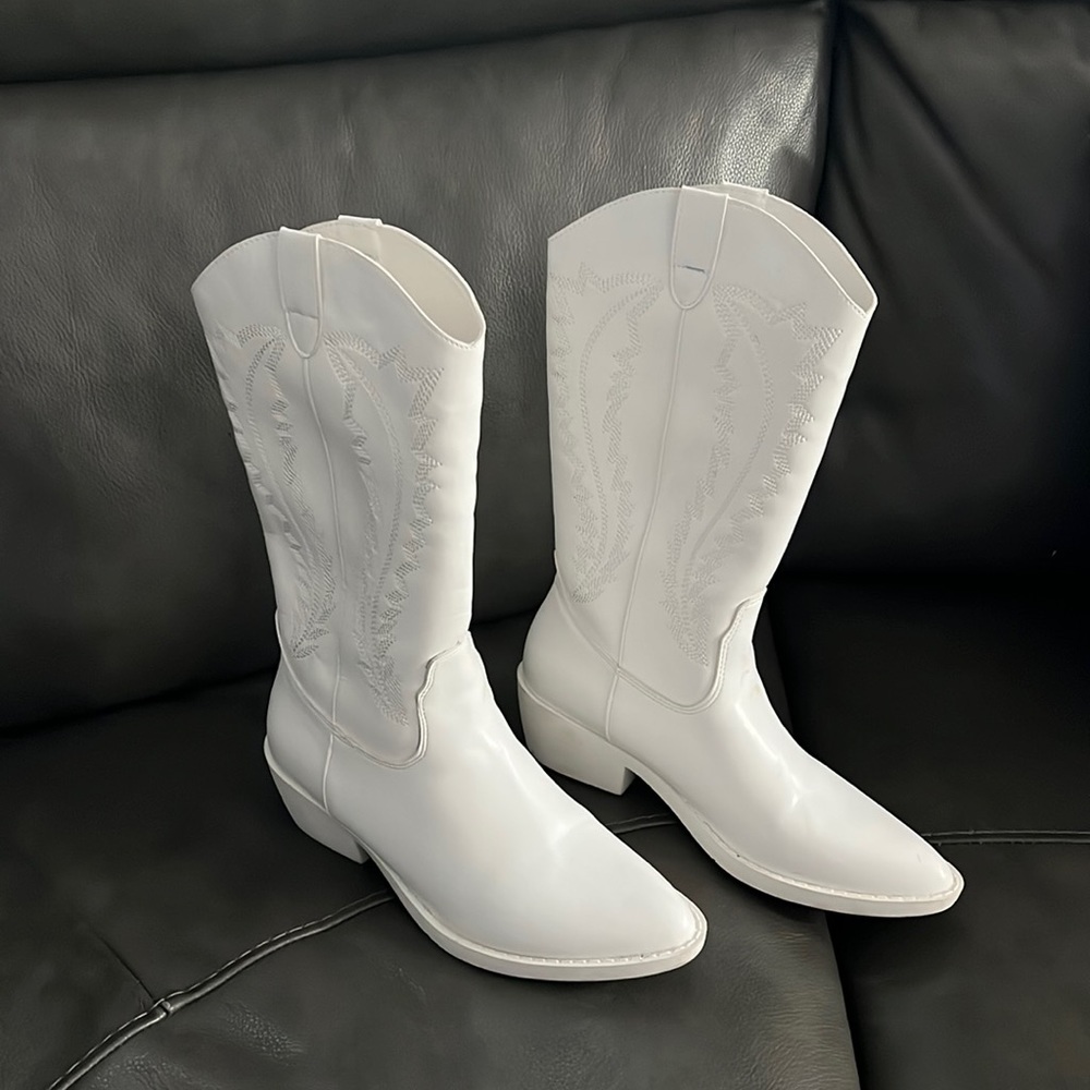 white cowgirl boots
